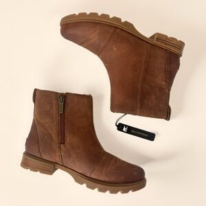 Sorel Emelie III Zip Brown leather ankle boots